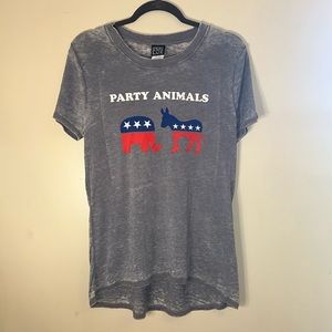 Election shirt- republicans & democrats “party animals” LARGE🇺🇸